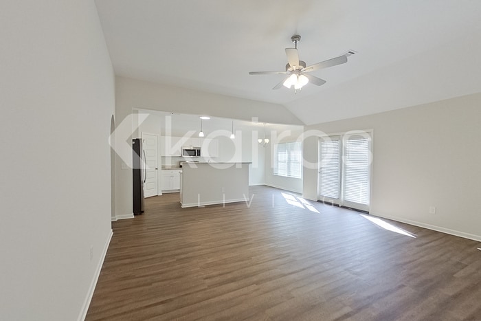 Building Photo - 251 Magnolia Dr