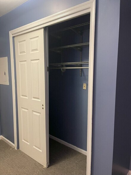 Building Photo - 420 Stratford Pl