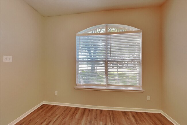 Building Photo - 17903 Timber Crossing Ln