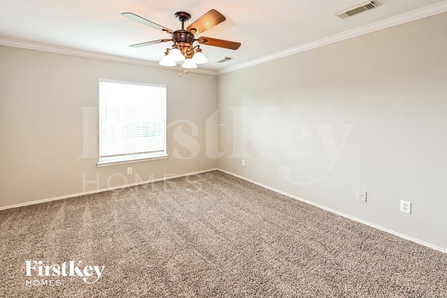 Building Photo - 8008 Blue Jay St