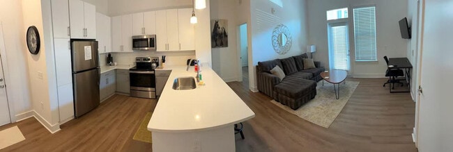 Building Photo - 611 Cooper River Cir