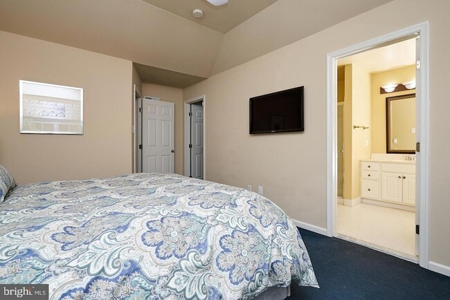 Building Photo - 138 Whispering Oaks Dr