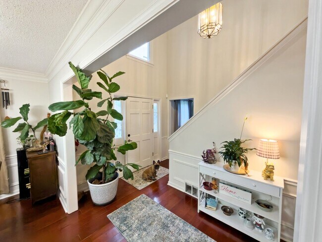 Building Photo - 743 Grovewood Dr