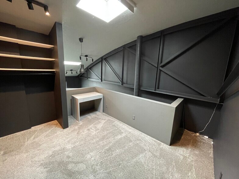 Building Photo - 440 W 900 S