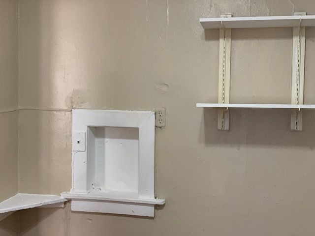 Building Photo - ONE MONTH FREE FOR 13 MONTH LEASE