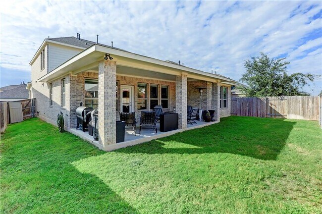 Building Photo - 3208 Bravo Dr