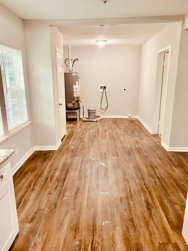 Building Photo - BEAUTIFUL RECENTLY REMODELED 3 BEDROOM HOME