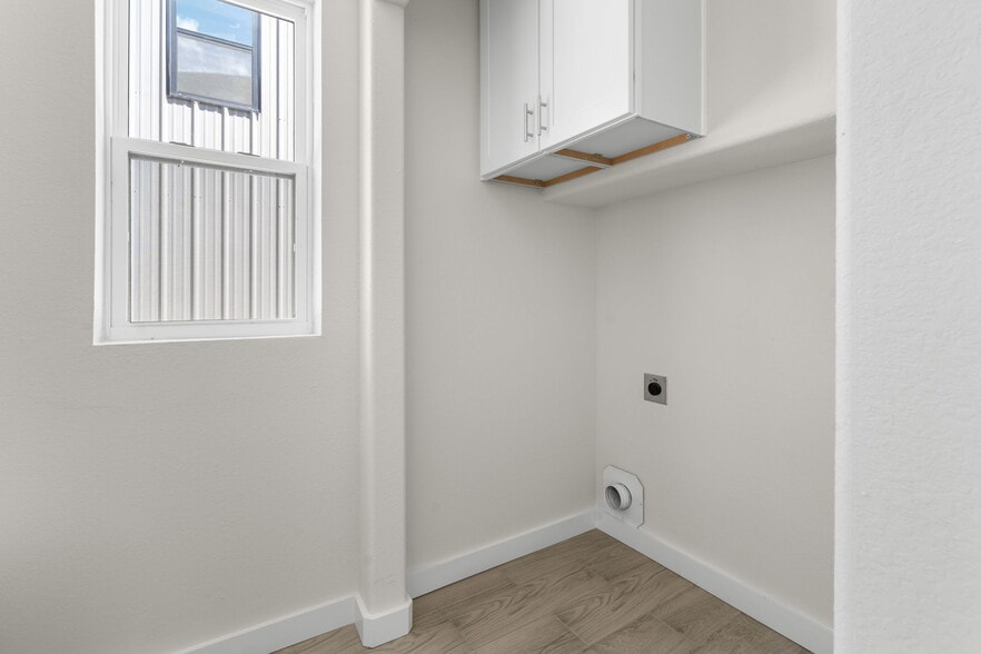 Building Photo - 802 Old Wise Rd