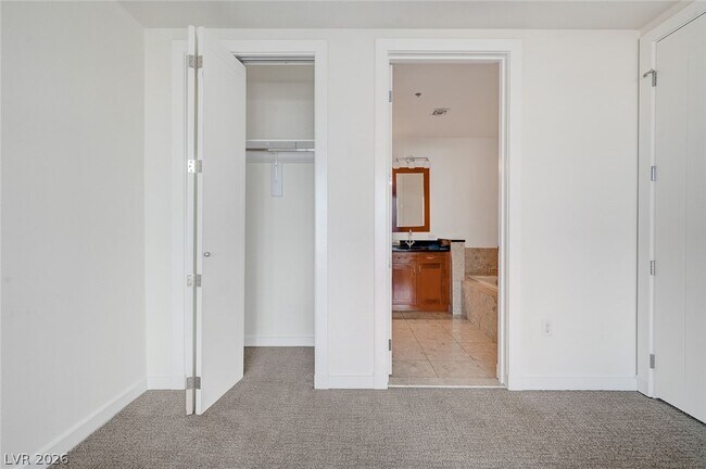 Building Photo - 4575 Dean Martin Dr