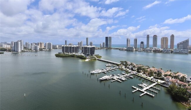 Building Photo - 7000 Island Blvd