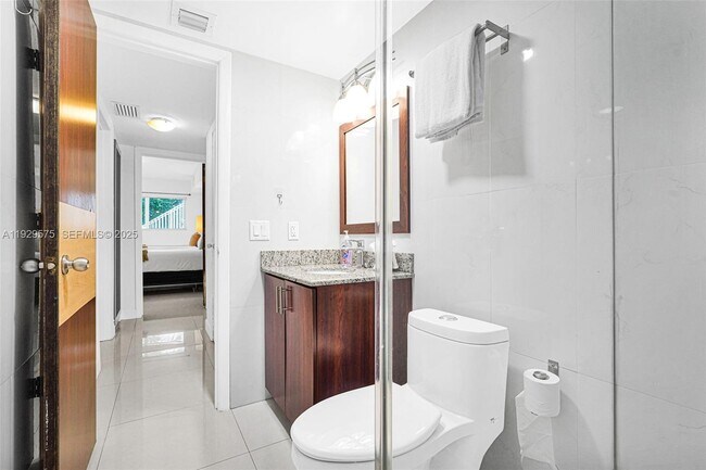 Building Photo - 1035 94th St