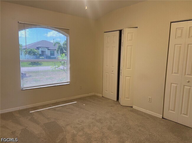 Building Photo - 2231 SW 12th Ave