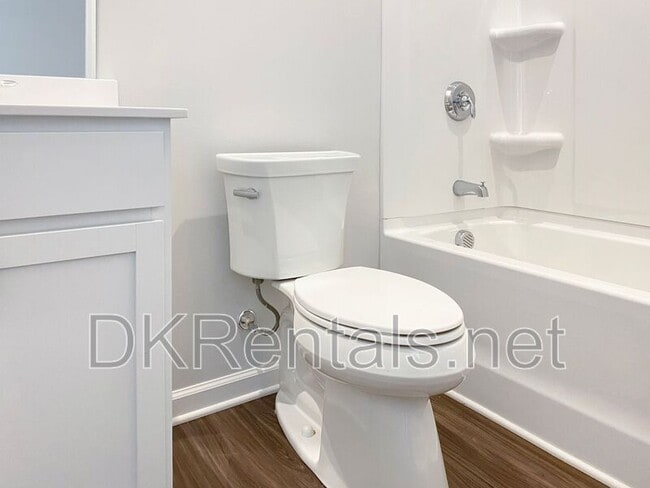 Building Photo - 241 Birchwood Row