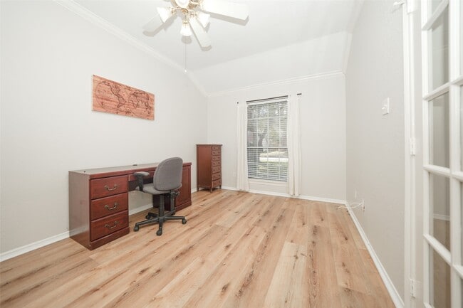 Building Photo - 6210 Fawnlake Dr