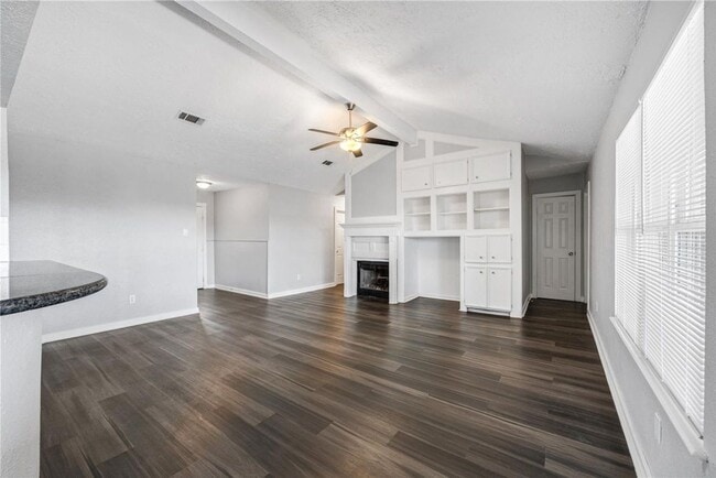 Building Photo - Welcome to this fully remodeled 4/2/2 brick home near Lake Conroe! With new AC/heat, roof, water ...