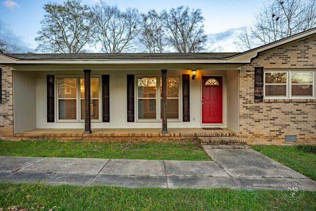 Building Photo - 2802 Evans Dr