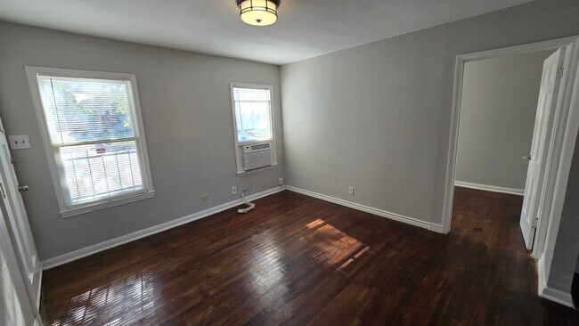 Building Photo - 323 Claremont Ave