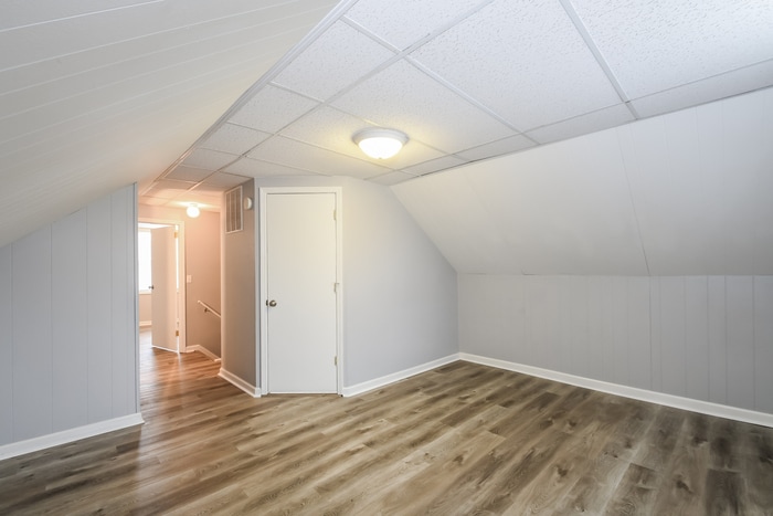 Building Photo - 720 Meadow Ln