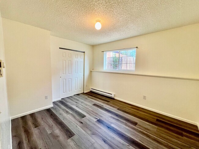 Building Photo - Home for Rent in Rifle