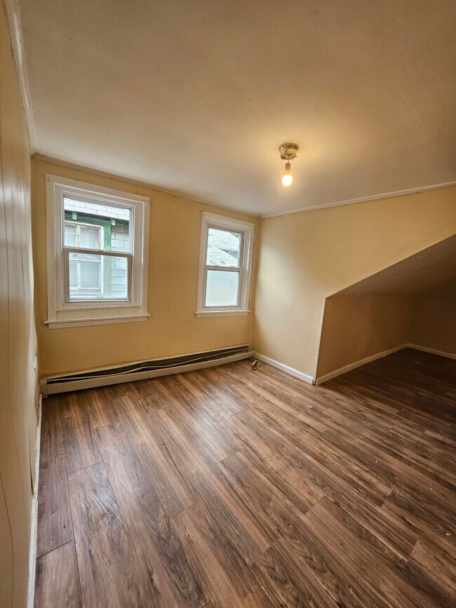 Building Photo - 733 Stuyvesant Ave
