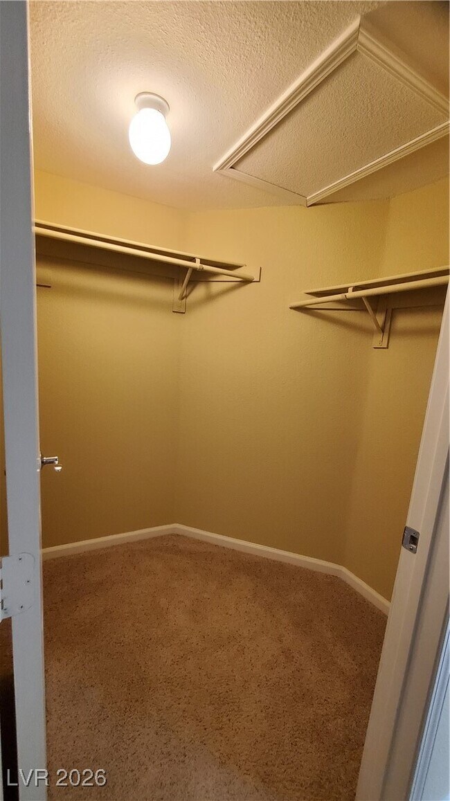 Building Photo - 47 E Agate Ave