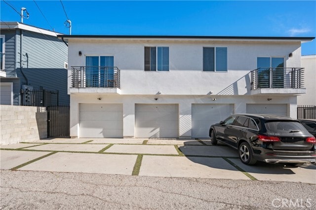 Building Photo - 7125 S La Cienega Blvd