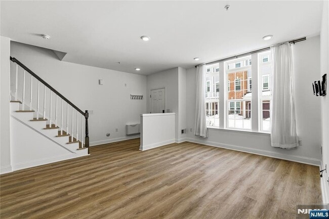 Building Photo - 25 Veterans Dr