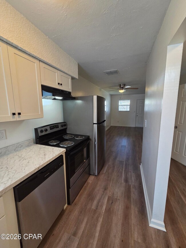 Building Photo - 6329 Omoko St