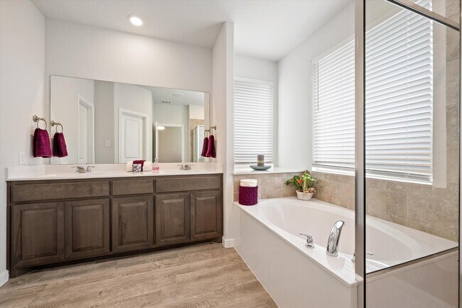 Building Photo - 305 Running Water Trail