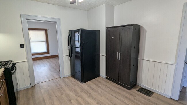 Building Photo - Welcome to this newly renovated gem located in the heart of North Canton