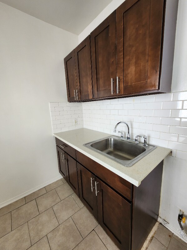 Building Photo - 615 Normandie Ave