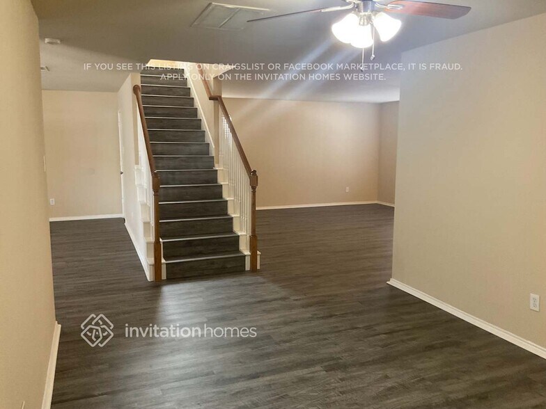 Building Photo - 5028 Raymond Dr