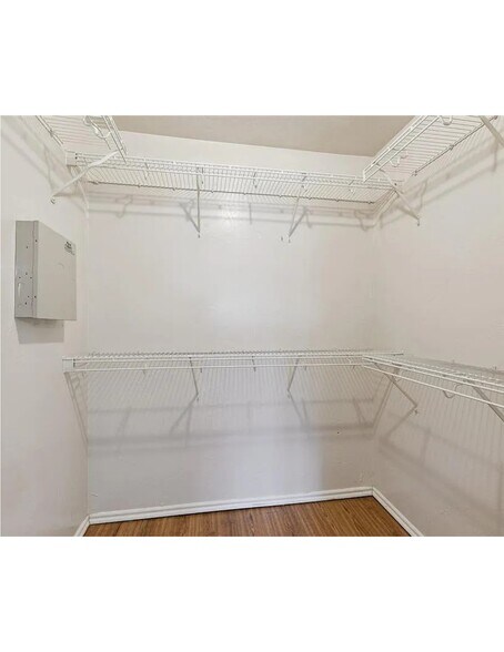 Building Photo - 602 Welston Cir