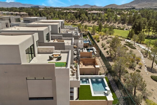 Building Photo - 4053 Heron Fairway Dr