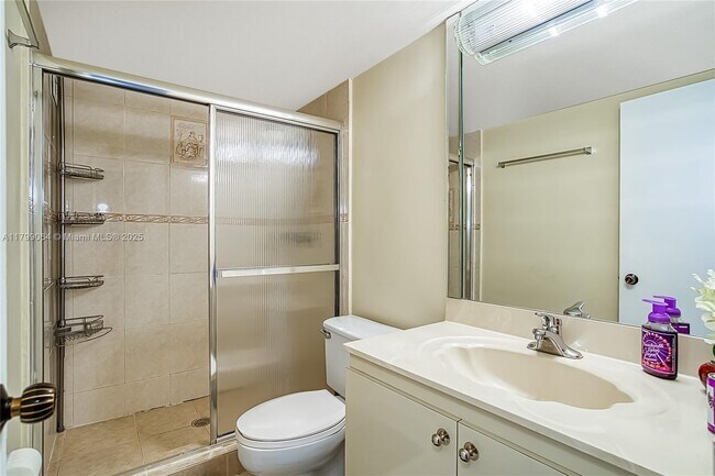 Building Photo - 2030 S Ocean Dr