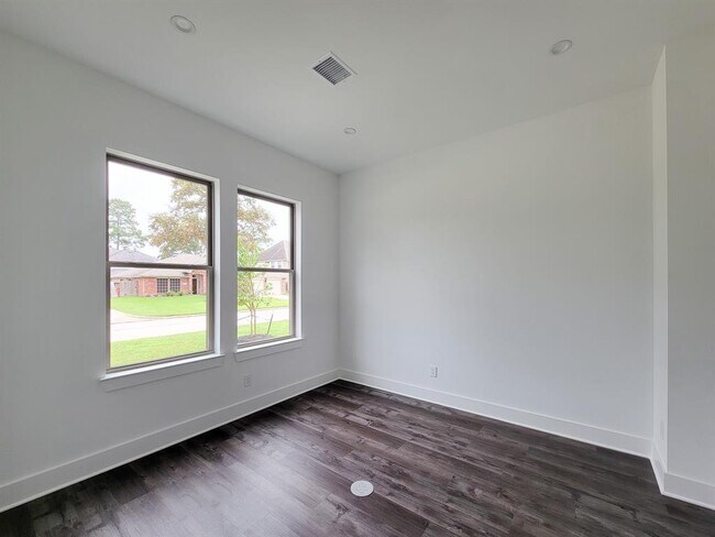 Building Photo - 18219 Polo Meadow Dr