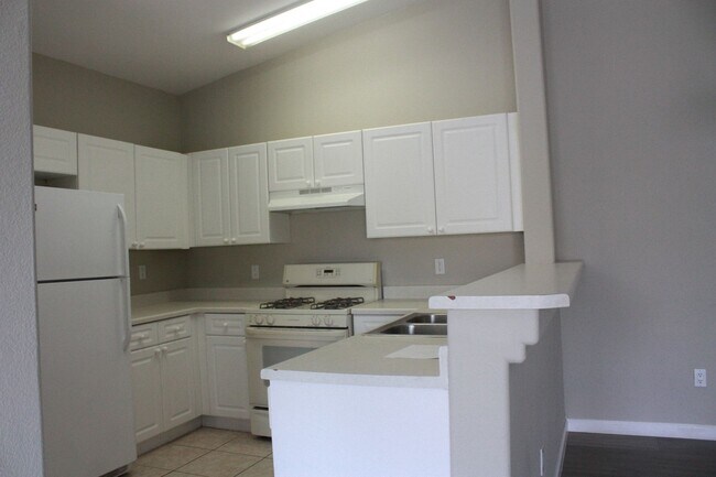 Building Photo - 9318 Square Dance Pl