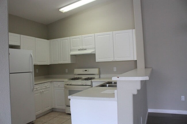 Building Photo - Remarkable totally renovated 2bed 2bath townhome is SW Las Vegas