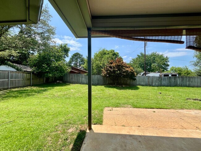 Building Photo - 16780 Terrebone Dr.