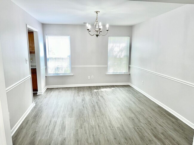 Building Photo - Updated 4BD, 2.5BA Raleigh Home With a 2-C...