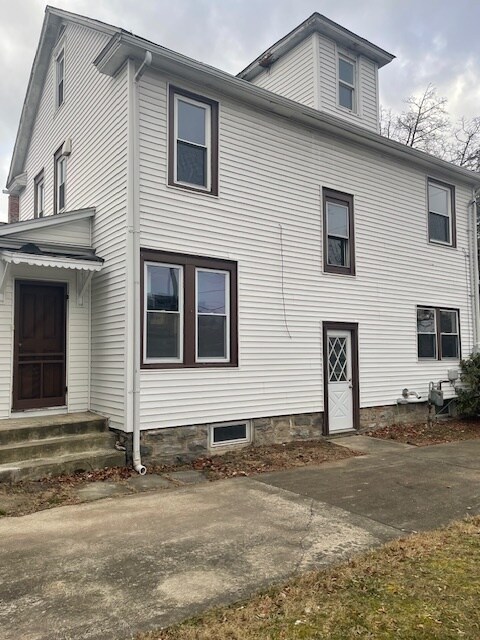 Building Photo - 307 Race St