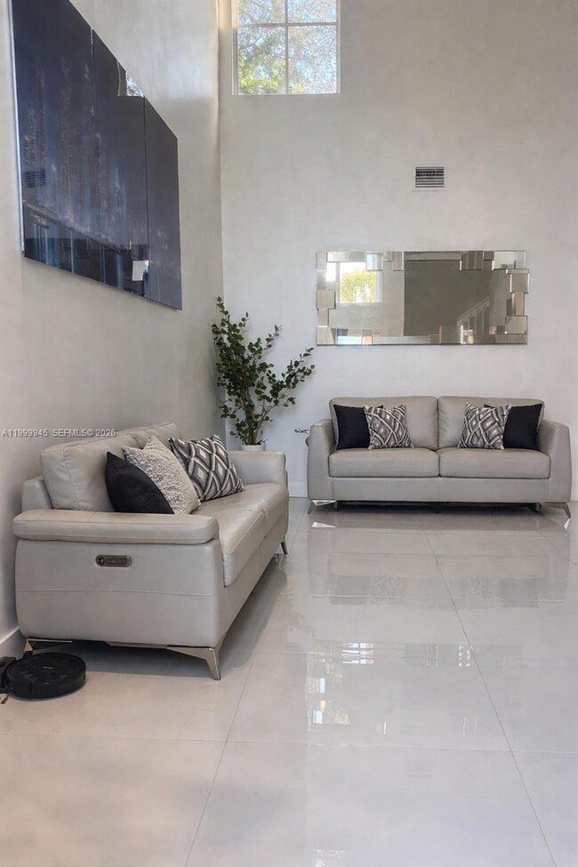 Building Photo - 11460 SW 73rd St