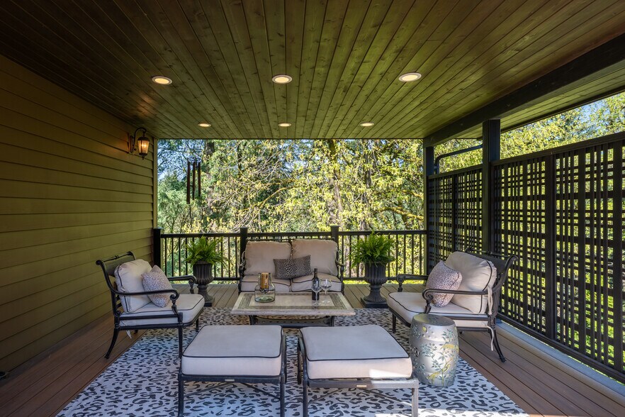 Building Photo - 2744 SW Sherwood Dr