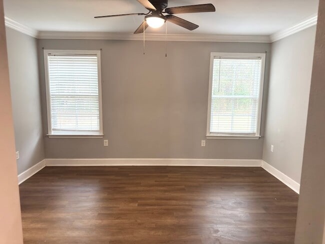 Building Photo - 105 Pinecrest Blvd