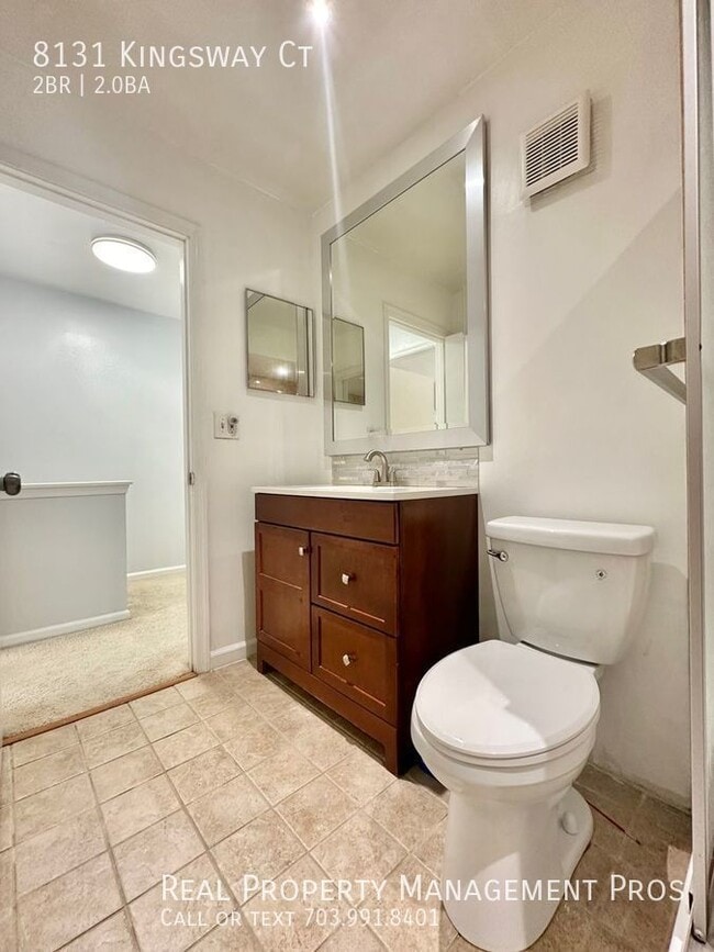Building Photo - 8131 Kingsway Ct