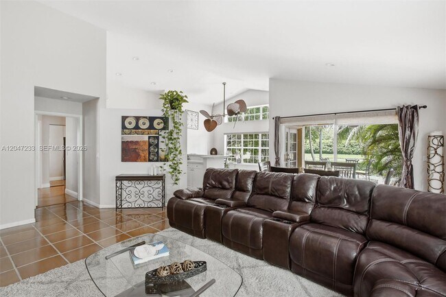 Building Photo - 411 Bermuda Springs Dr