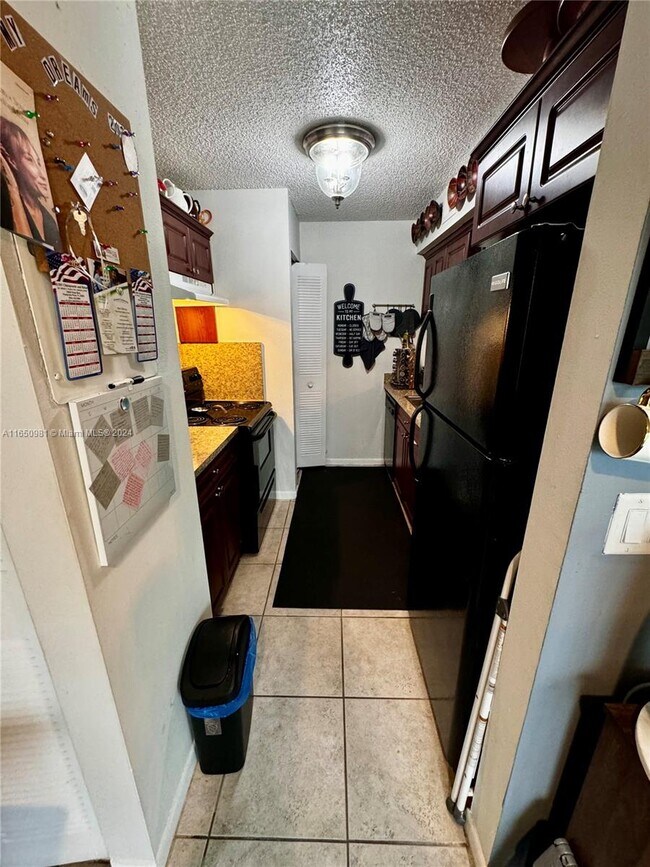 Building Photo - 333 SW 86th Ave