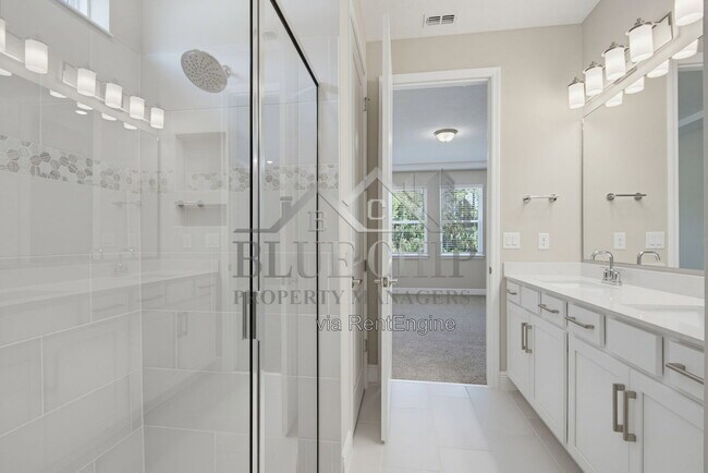 Building Photo - 1213 Pampus Dr