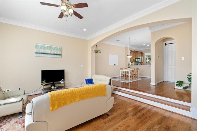Building Photo - 9008 Bayview Cove Dr