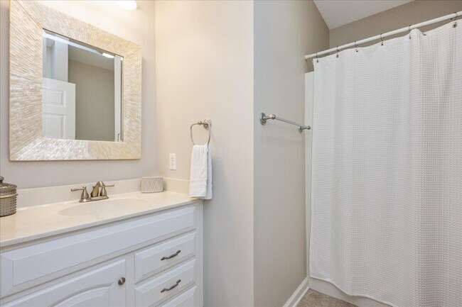 Building Photo - 406 Pershing Rd